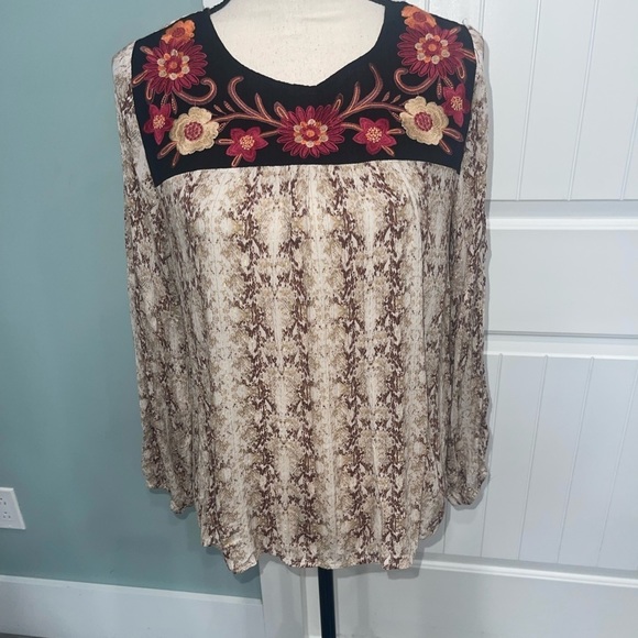 Savanna Jane Can’t Deny it Boho embroidered taupe brown snake blouse size small - Picture 3 of 8